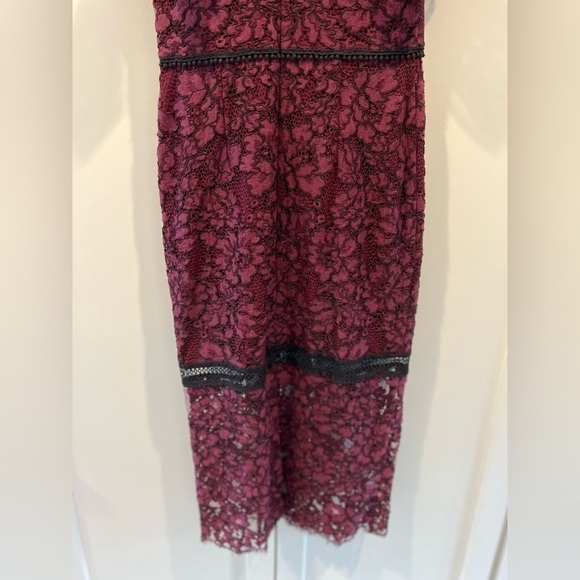 Alexis (Revolve) Evie Burgundy Lace Off Shoulder Midi Dress. Size XS. - Picture 10 of 17